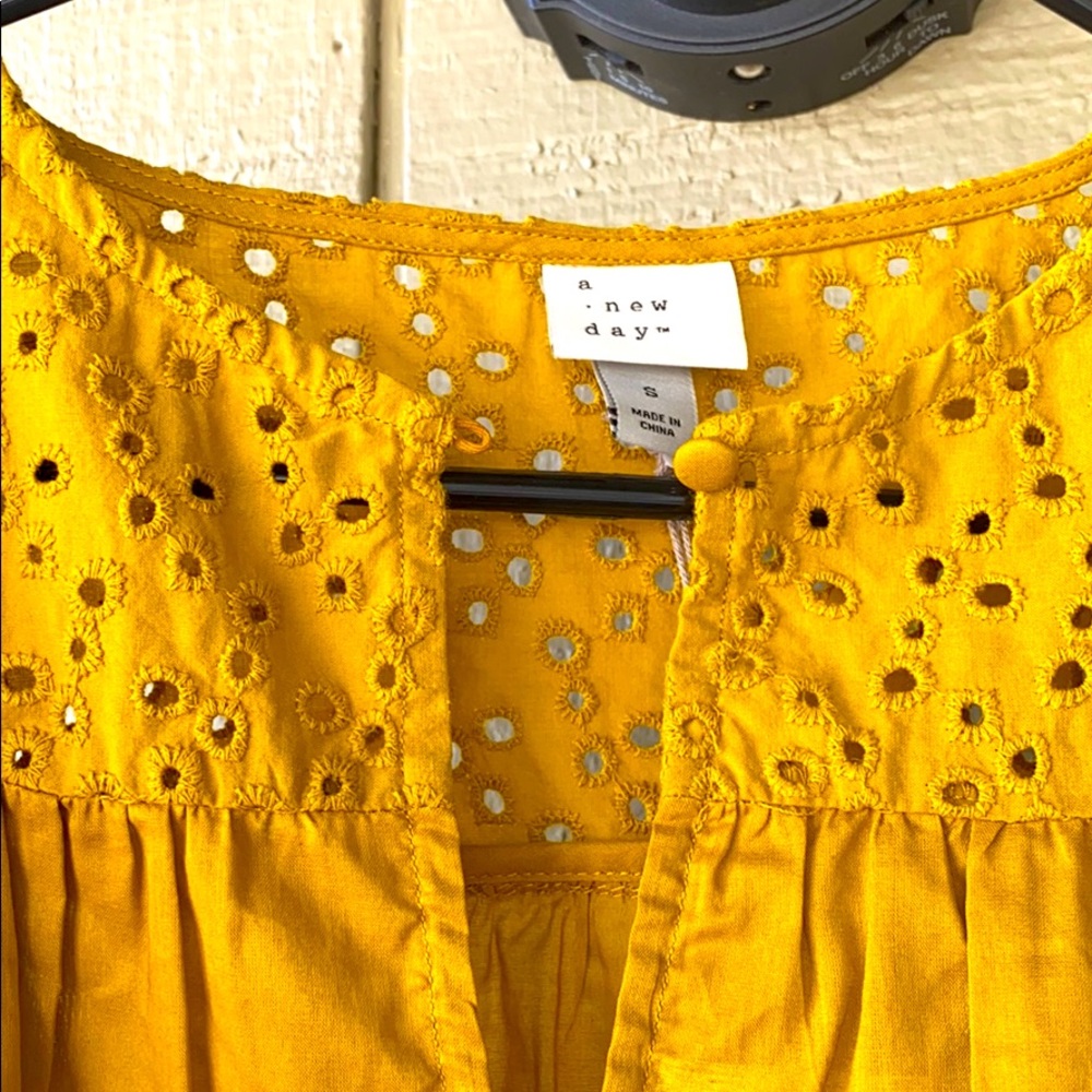 New from Target Spring/Summer Blouse size S* - Picture 2 of 4